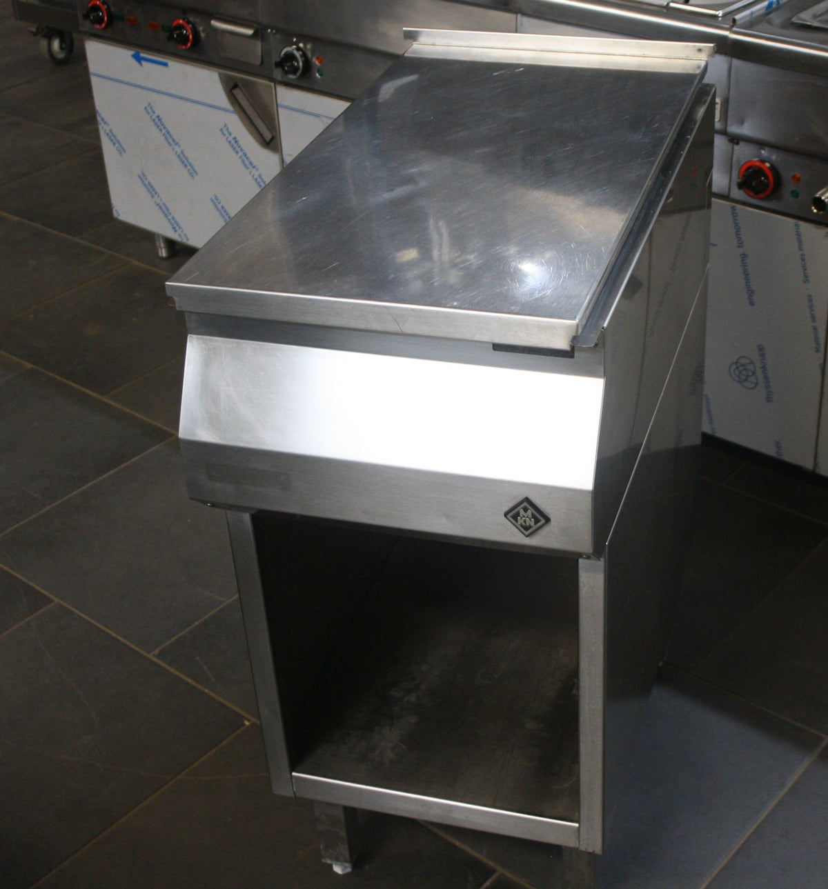 41760-Counter-Sl-Neutral-40-cm-2.jpg