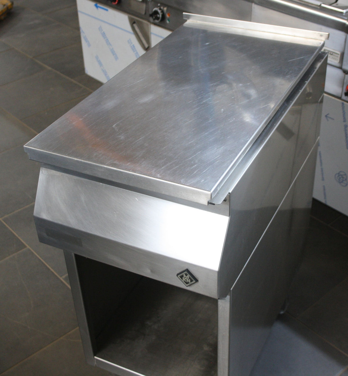 41760-Counter-Sl-Neutral-40-cm-4.jpg