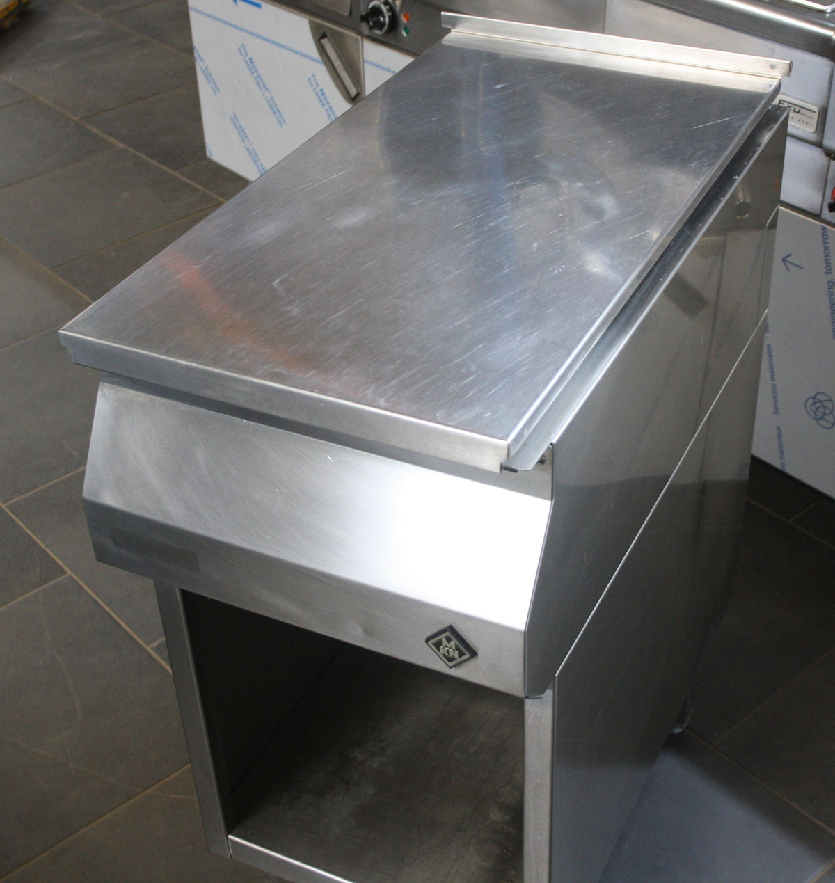 41760-Counter-Sl-Neutral-40-cm-5.jpg