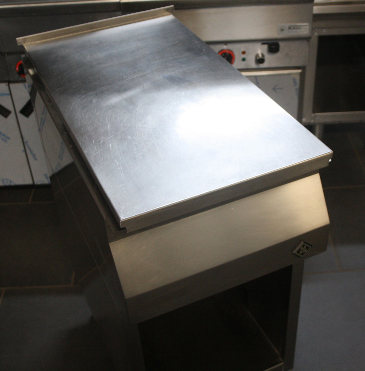 41760-Counter-Sl-Neutral-40-cm-6.jpg