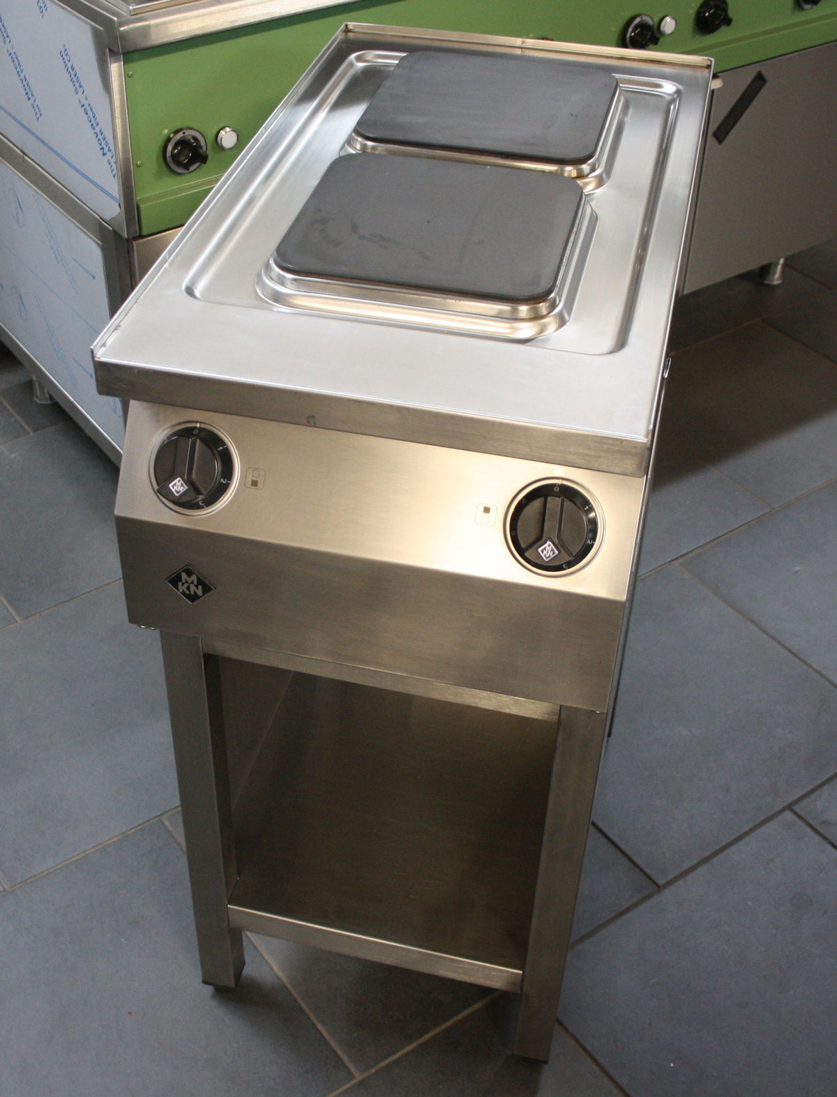 41793-2-Platten-Herd-MKn-counter-90-3.jpg