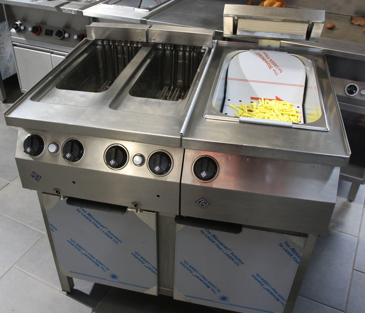 41922-DF-pommesbecken-Counter-90-7.jpg