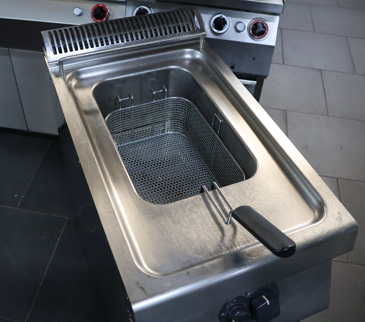 42042-Gasfritteuse-zanussi-5.jpg