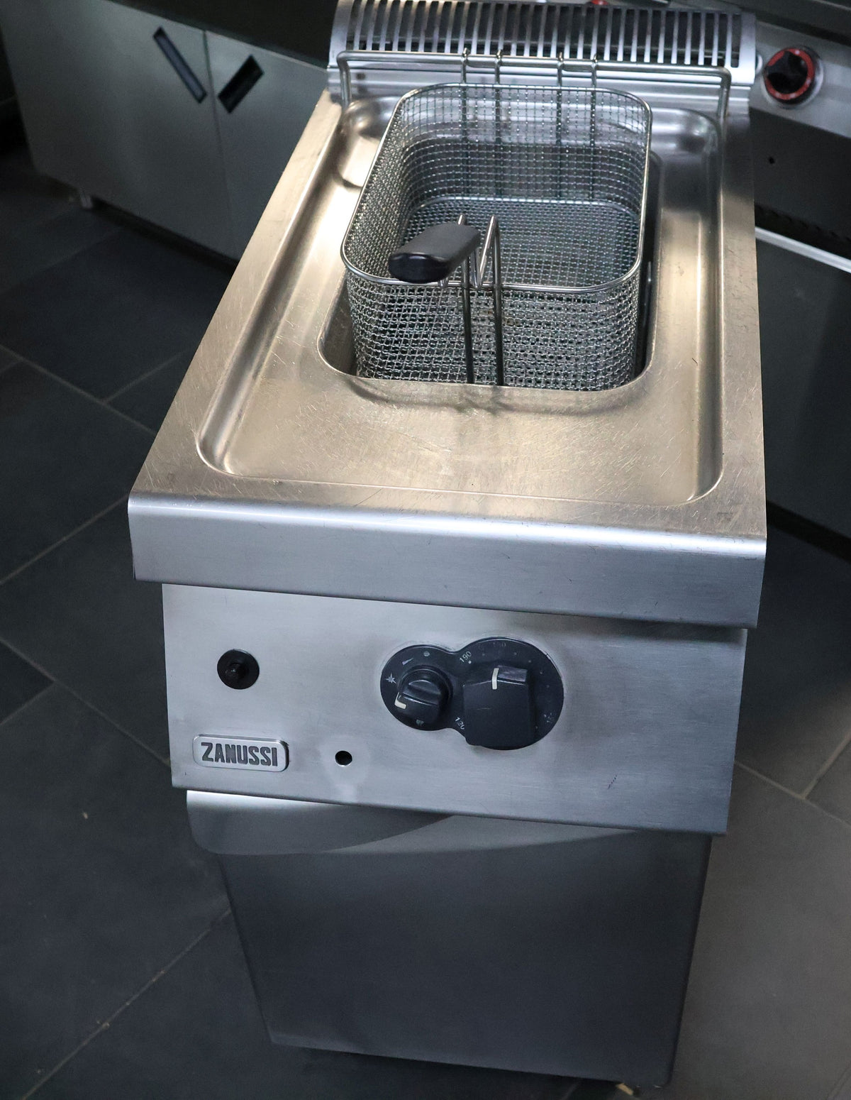 42042-Gasfritteuse-zanussi-8.jpg