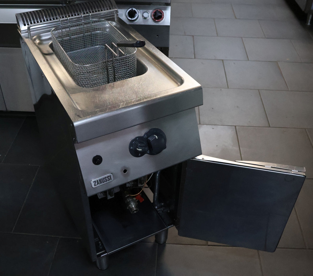 42042-Gasfritteuse-zanussi-9.jpg