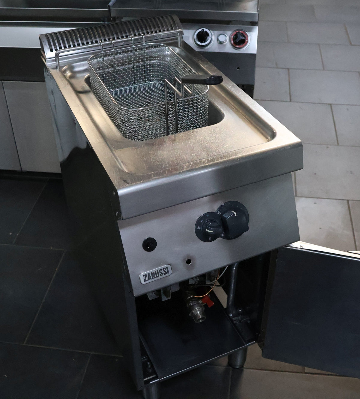 42042-Gasfritteuse-zanussi-99.jpg