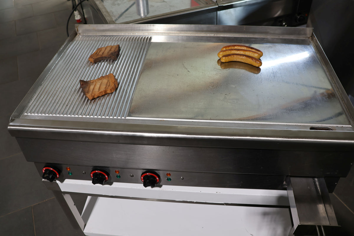 Grill Bräter EKU  11,7 KW glatt, geriffelt hartverchromt Top Zustand