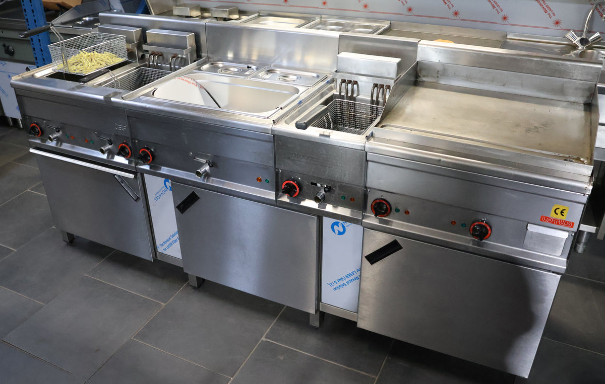 Imbissanlage Lotus Fritteuse, Bräter Bain Marie etc. 210 cm