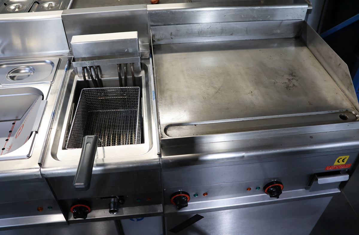 Imbissanlage Lotus Fritteuse, Bräter Bain Marie etc. 210 cm