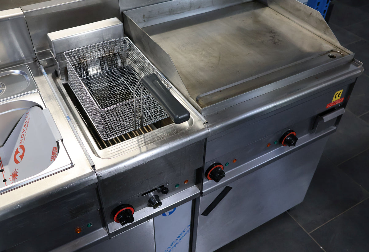 Imbissanlage Lotus Fritteuse, Bräter Bain Marie etc. 210 cm