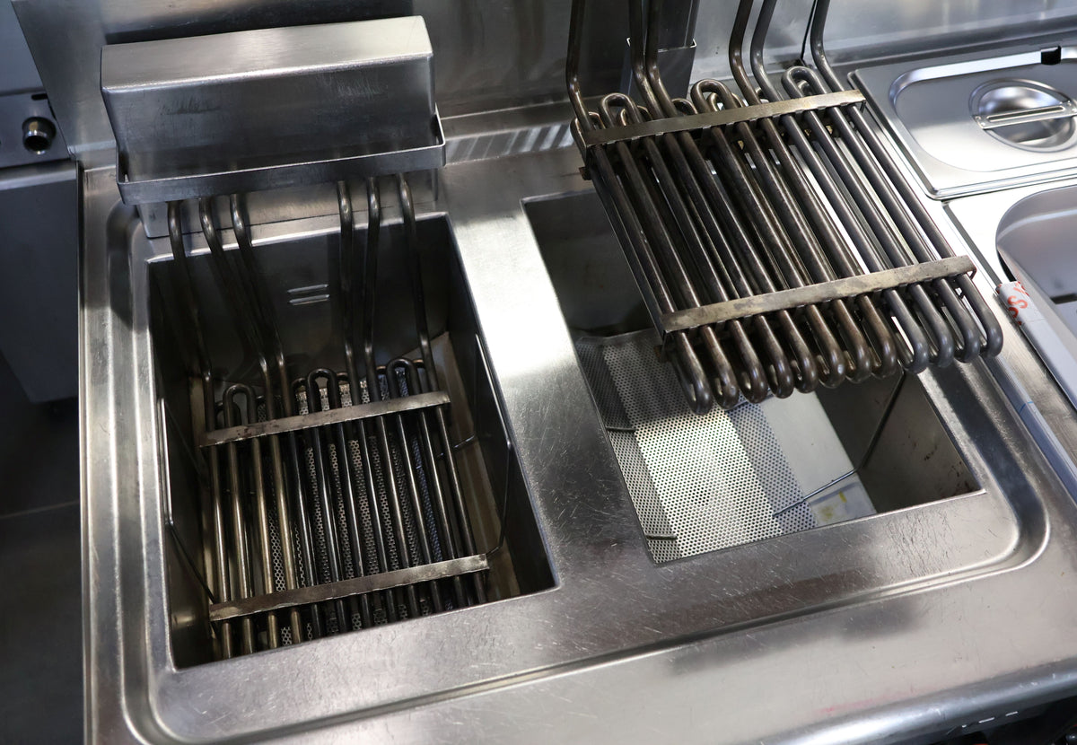 Imbissanlage Lotus Fritteuse, Bräter Bain Marie etc. 210 cm