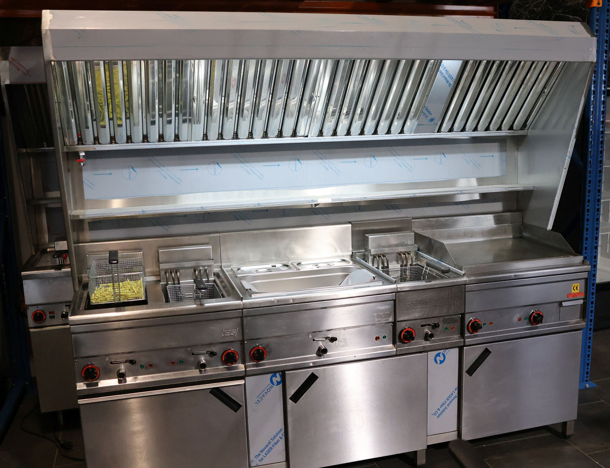 Imbissanlage Lotus Fritteuse, Bräter Bain Marie inkl.Aufsatzhaube 210 cm
