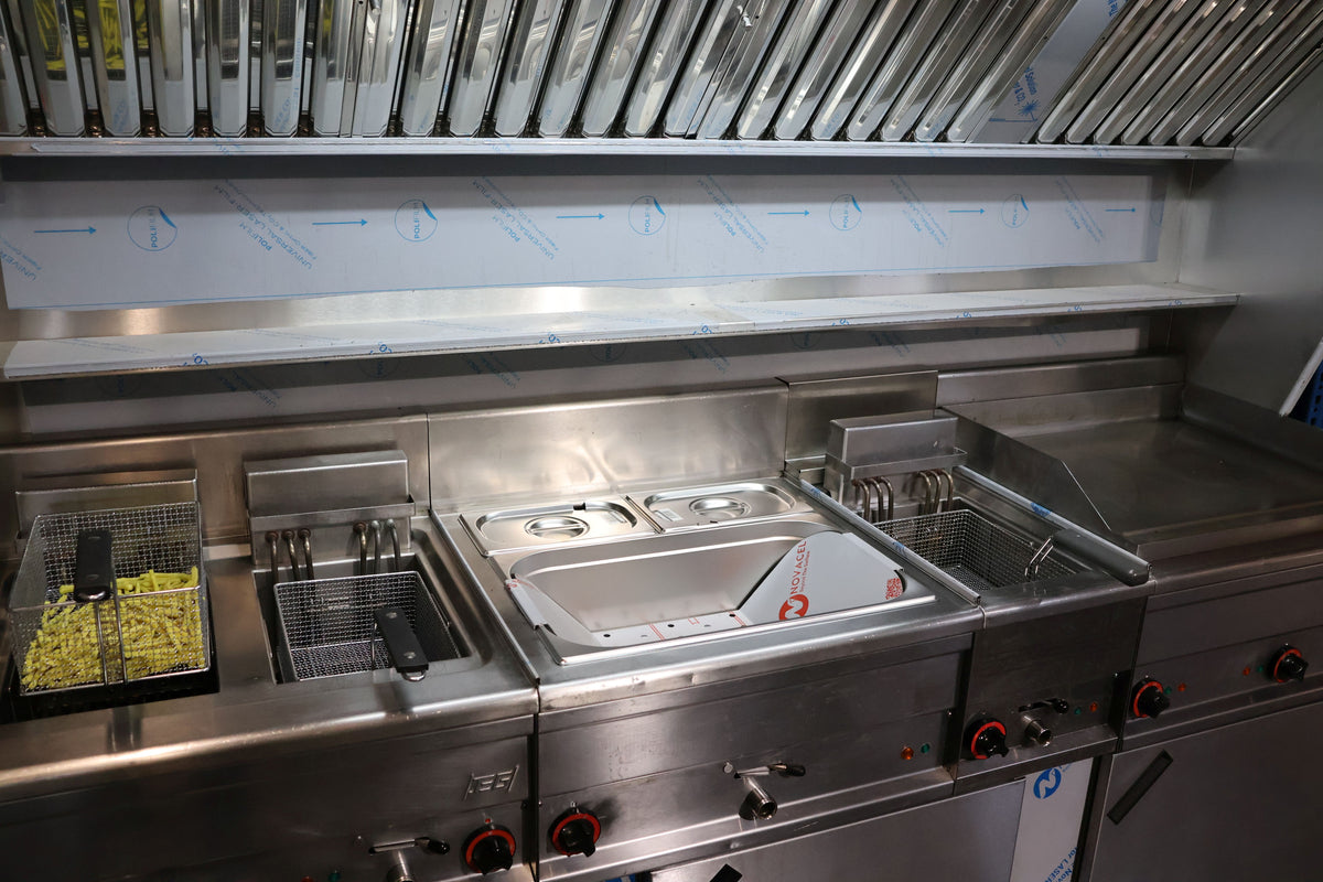 Imbissanlage Lotus Fritteuse, Bräter Bain Marie inkl.Aufsatzhaube 210 cm